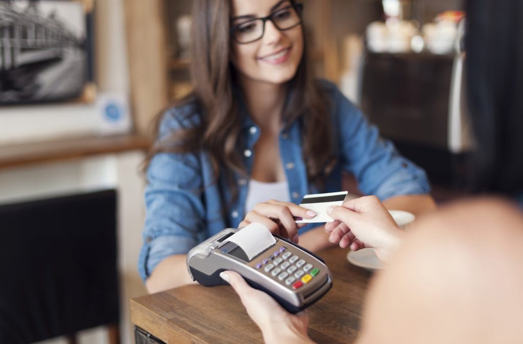 paying first date